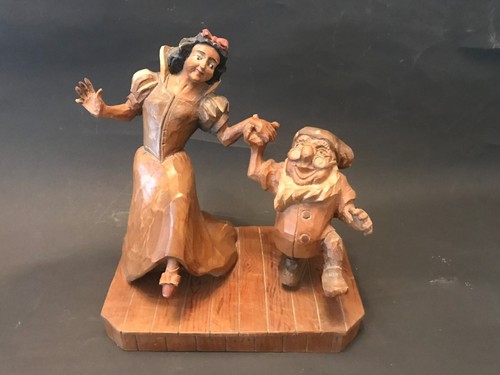 Holzfigur cindarella und ein - holzfigur,