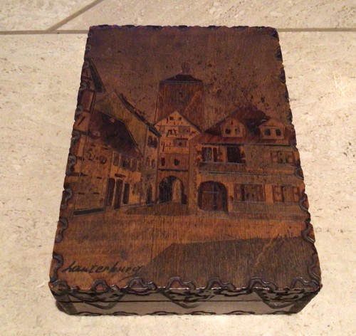 Holzschatulle mit brandmalerei - mit,
