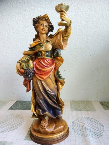 Holz dame mit kelch und - holz,