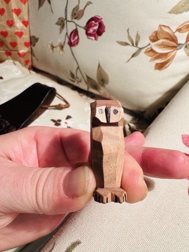 Eule aus holz geschnitzt - ,