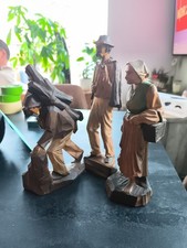 Handgeschnitzte Holzfiguren