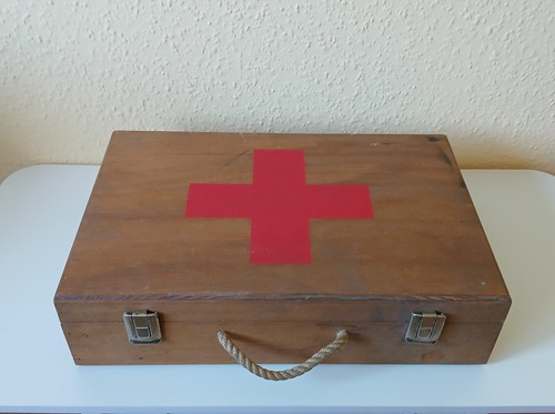 Alter erste hilfe kasten - erste,