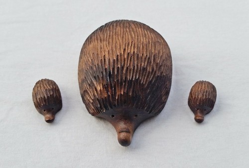 Igelmutter mit jungen aus - mit, 2