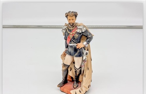 Holzschnitzfigur von könig - von,