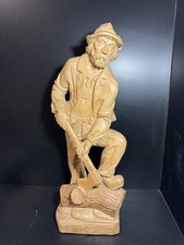 handgeschnitzter holzknecht
